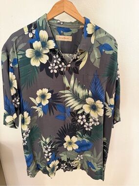 Tommy Bahama 100% Silk Hawaiian Camp Shirt XL Gray Blue Floral Tropical Aloha